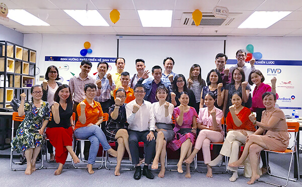 Làm việc online, không bị bó buộc về thời gian và không gian địa lý